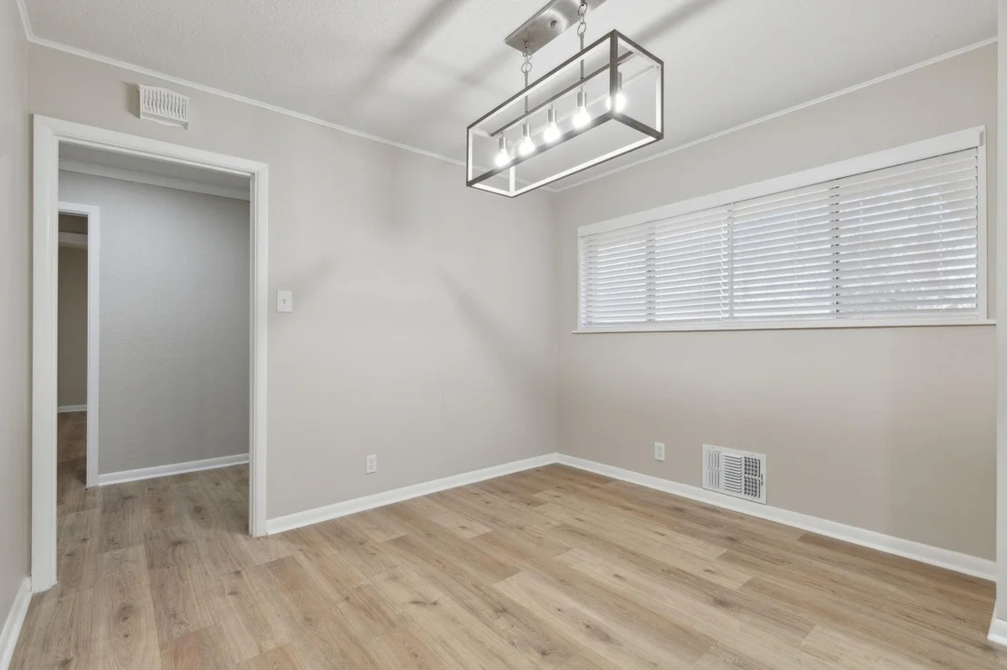 Photo of 1407 Robin Drive