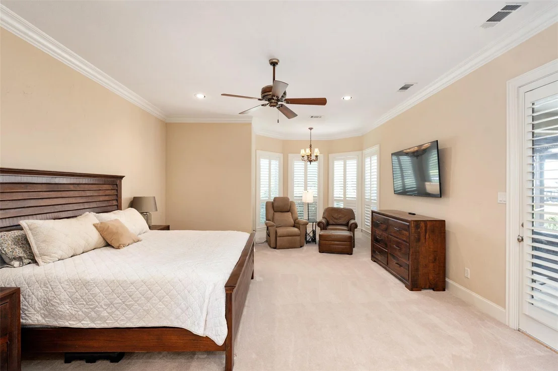 Photo of 229 Lakeside Drive
