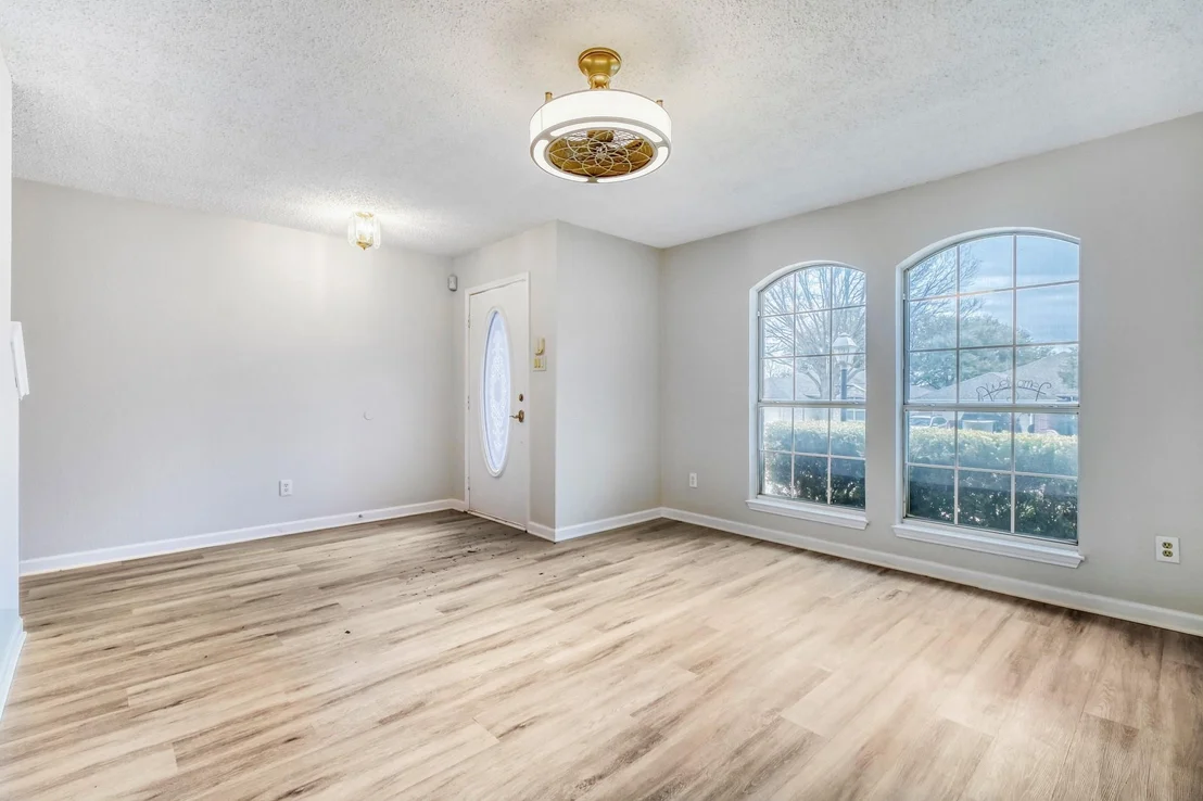 Photo of 2112 Meadowview Drive