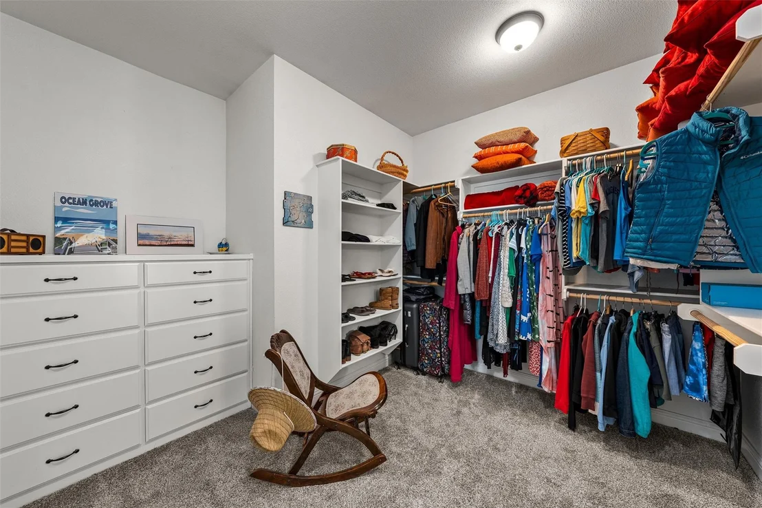 Photo of 580 Whispering Oaks