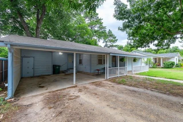 Photo of 513 Reeves Street
