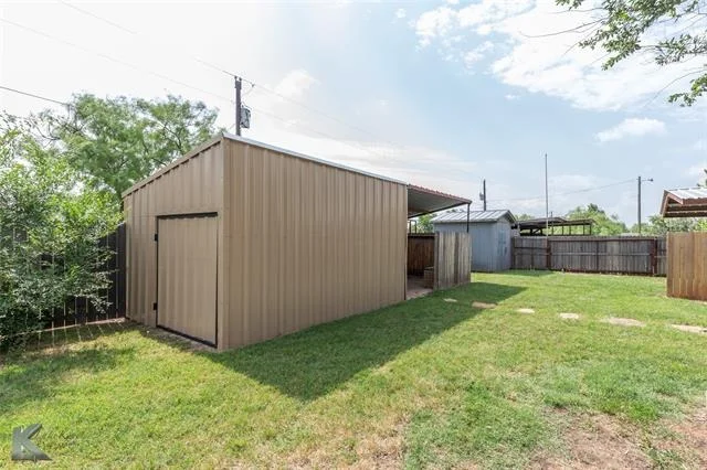 Photo of 1070 Larned Lane