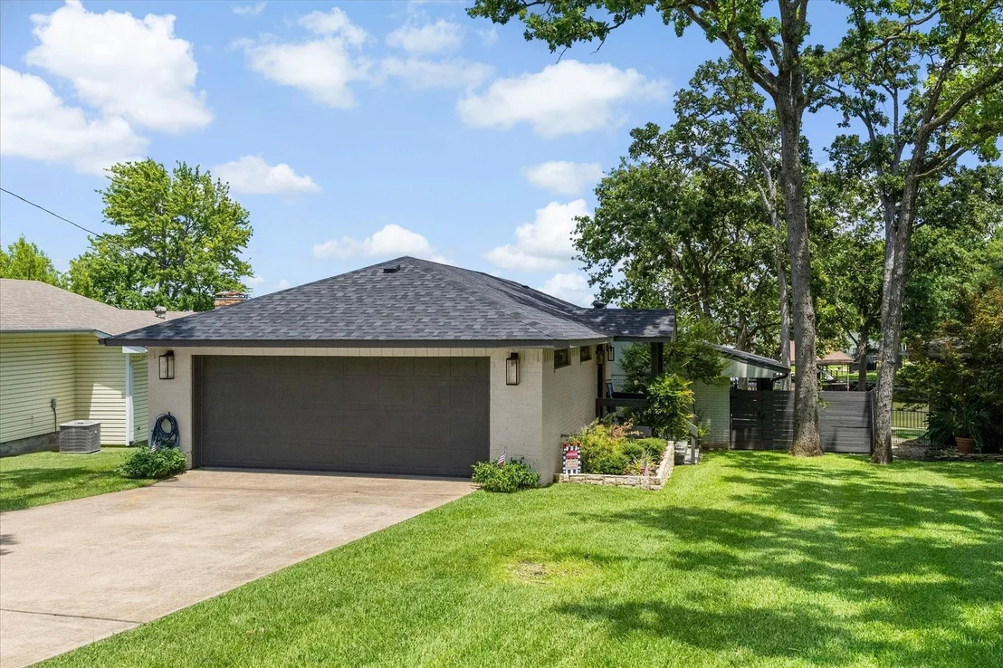 Photo of 524 Sampan Drive