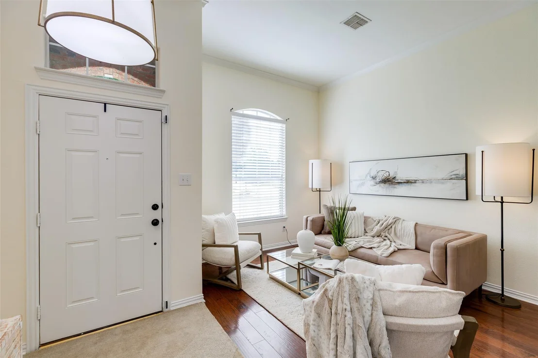 Photo of 881 Sibyl Lane