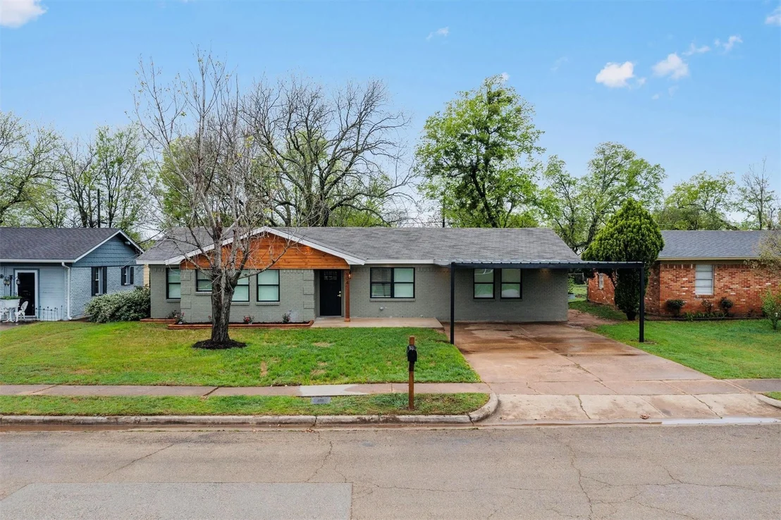 Photo of 504 N Main Street