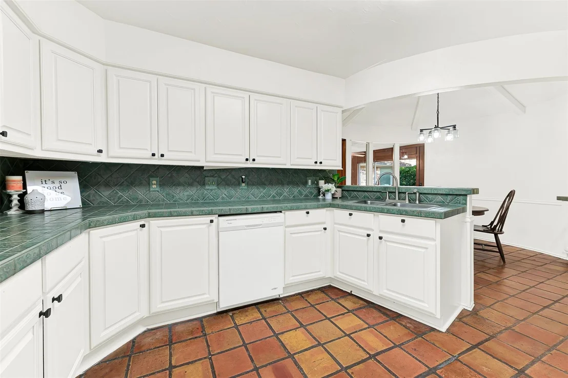 Photo of 1908 Edgewater Drive