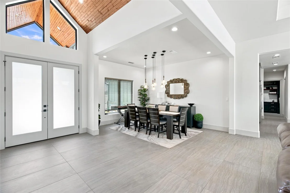 Photo of 2223 Grass Roots Road