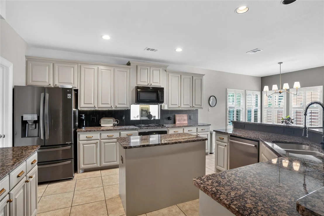 Photo of 830 Woodview Drive