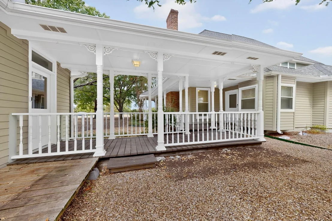Photo of 2 Trailridge Drive