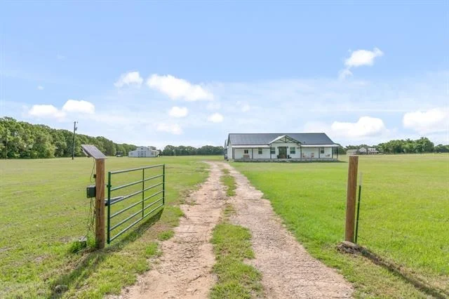 Photo of 15703 County Road 2854