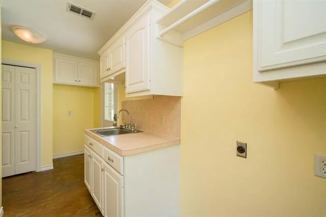 Photo of 3460 Hawk Road