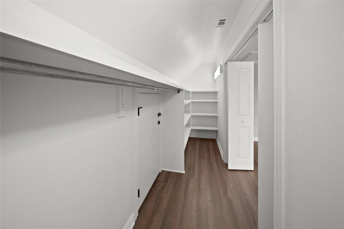 Photo of 7402 Hollytree Drive