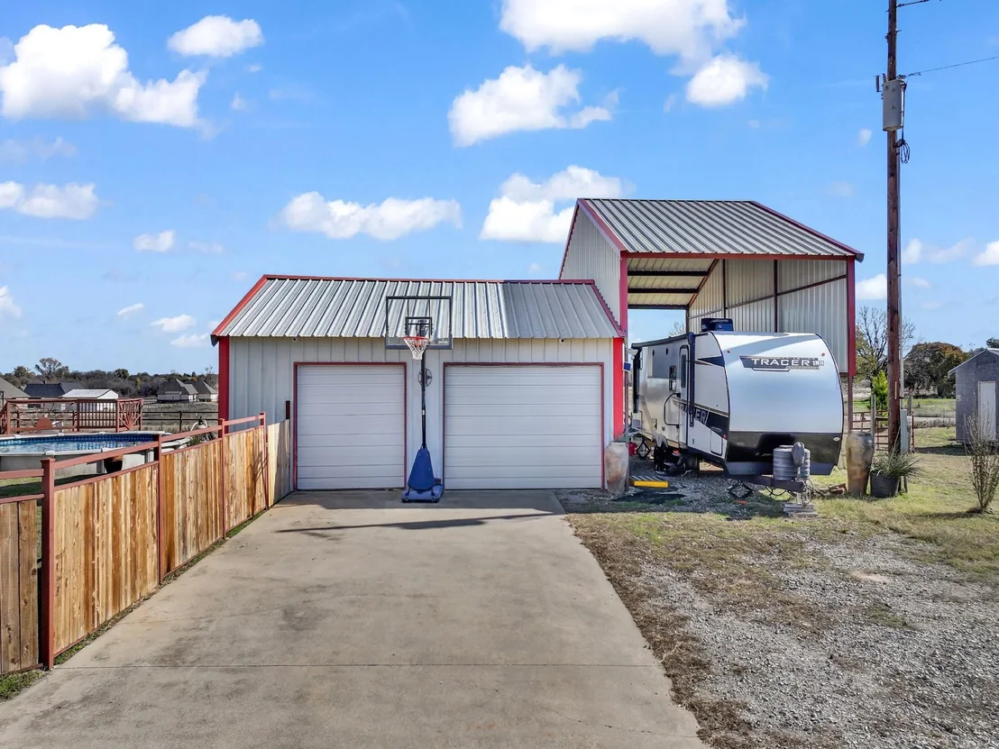 Photo of 737 County Road 4699