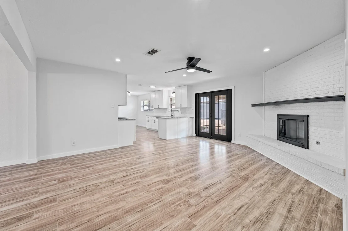 Photo of 600 Circleview Drive N