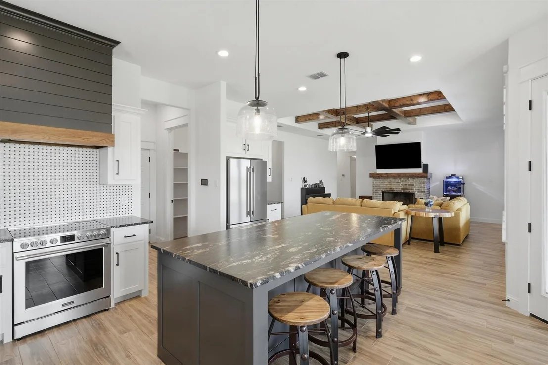 Photo of 6941 Eagle Creek Drive