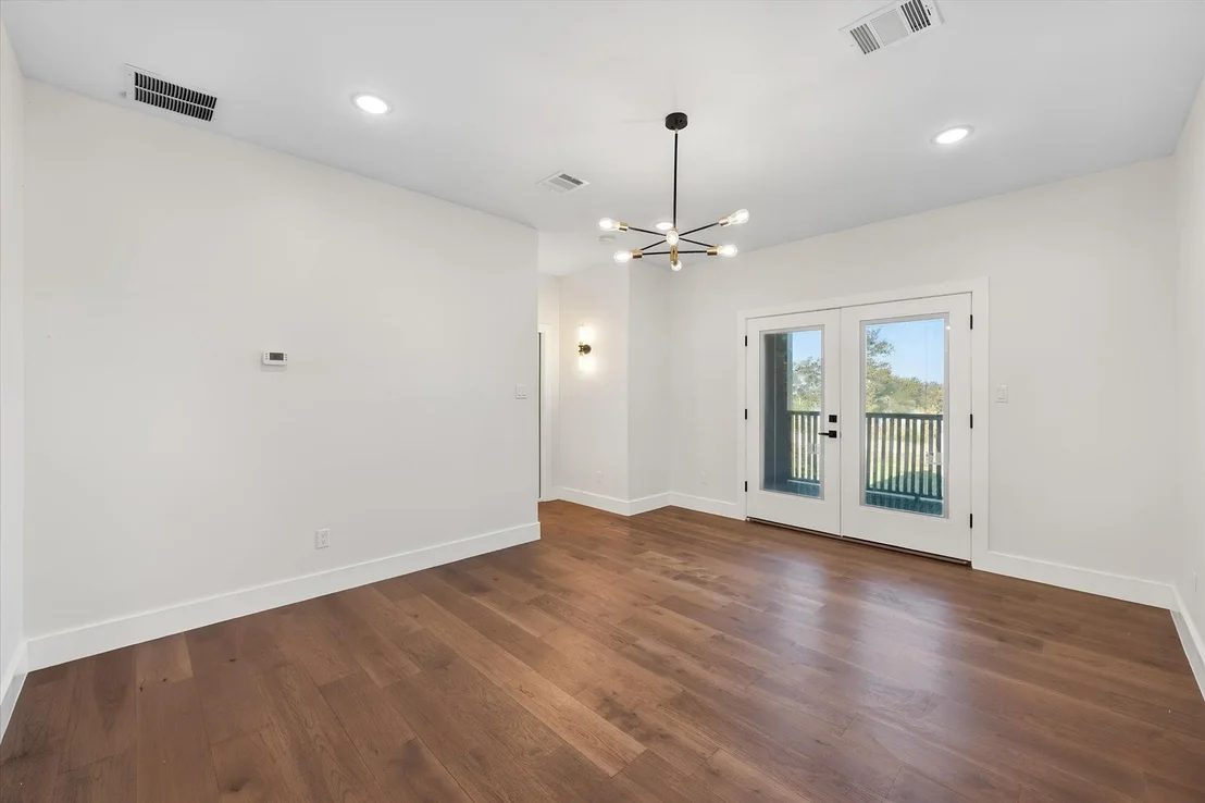 Photo of 554 Shoreside Drive