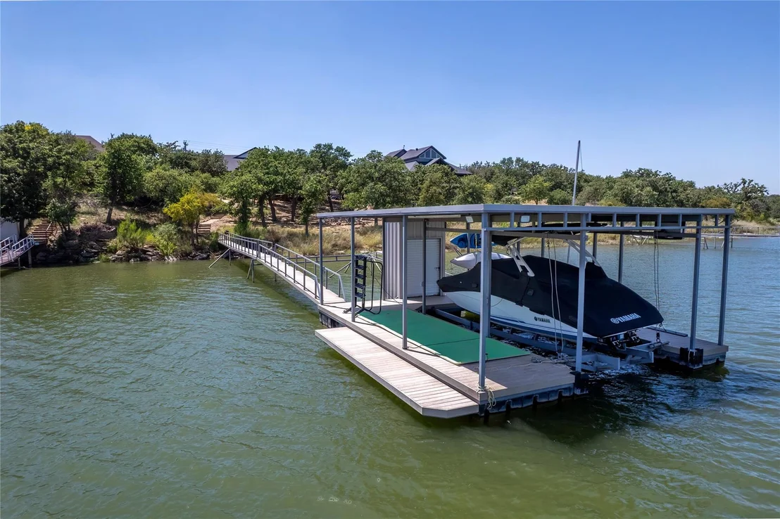 Photo of 660 Oak Point Drive