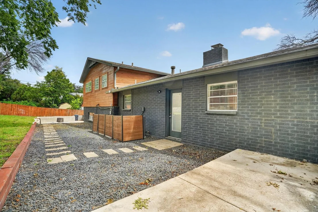 Photo of 6609 Genoa Road