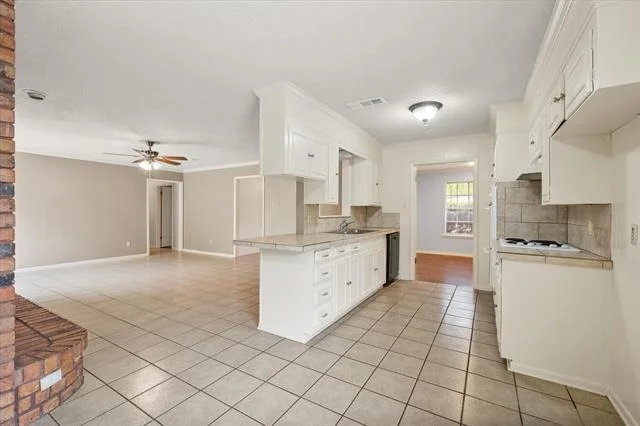 Photo of 628 Madison Drive