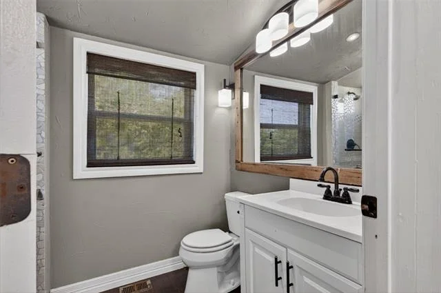 Photo of 715 W Munson Street