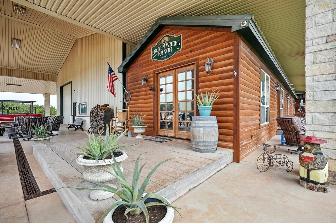 Photo of 635 County Road 184