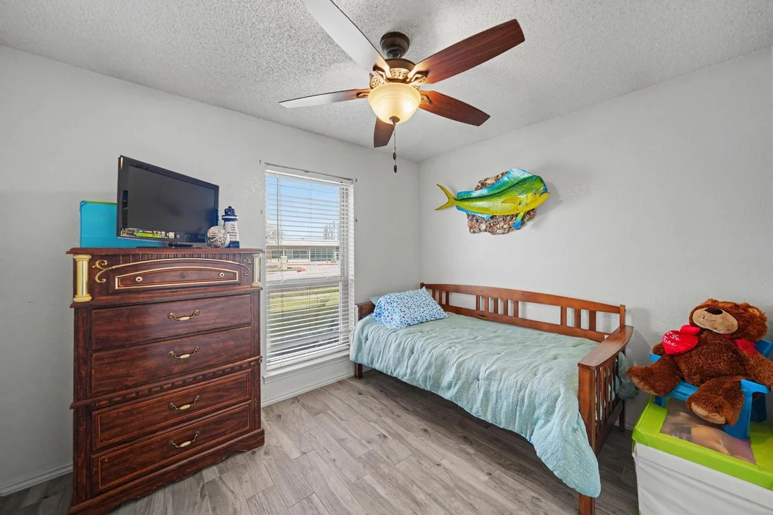 Photo of 7624 Maplehill Road