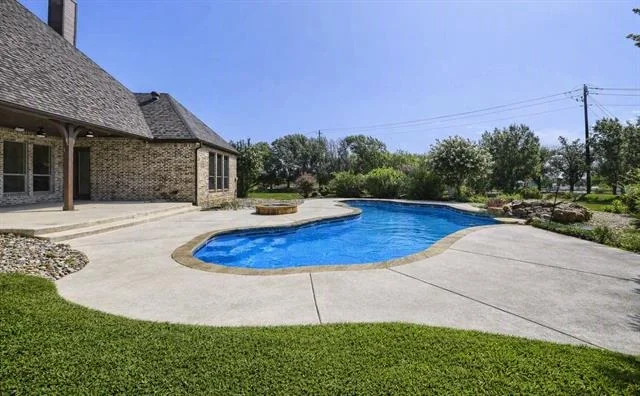 Photo of 1501 Willow Tree Drive