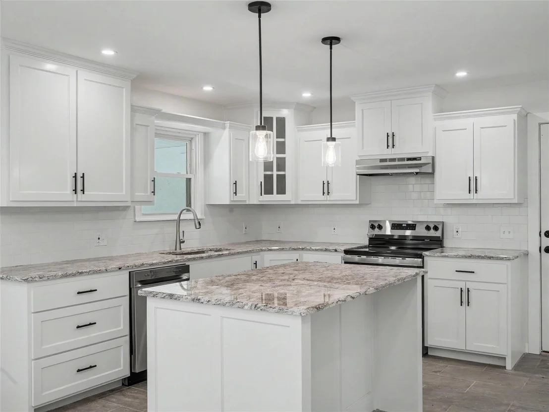 Photo of 4600 Robinwood Drive