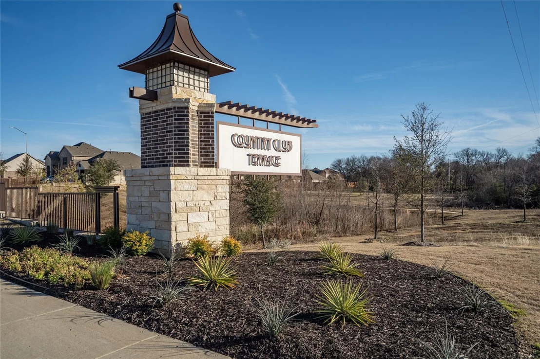 Photo of 5525 Round Hill Road