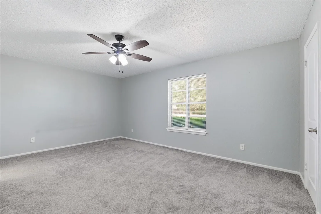 Photo of 140 Towne West Drive
