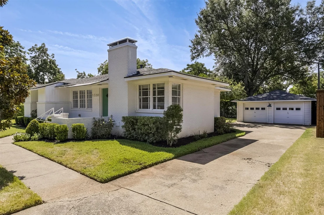 Photo of 1320 Barnes Drive
