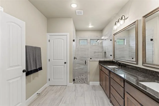 Photo of 916 Silverleaf Drive