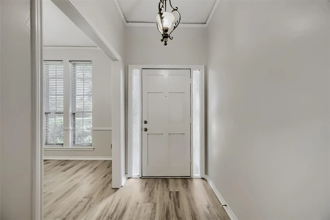 Photo of 1202 E Berkeley Drive