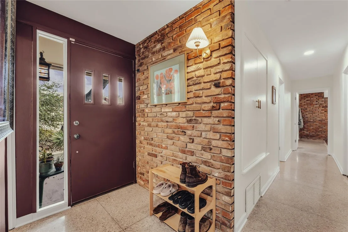 Photo of 2112 Gregory Lane