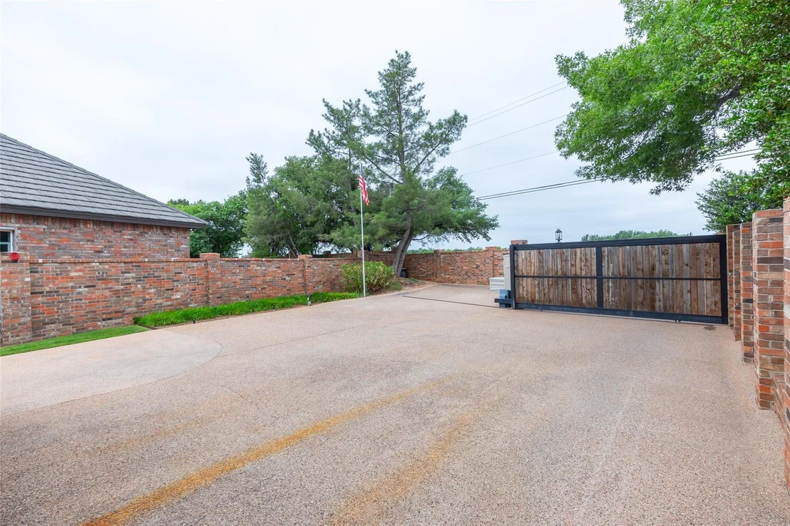 Photo of 23 Lytle Place Drive