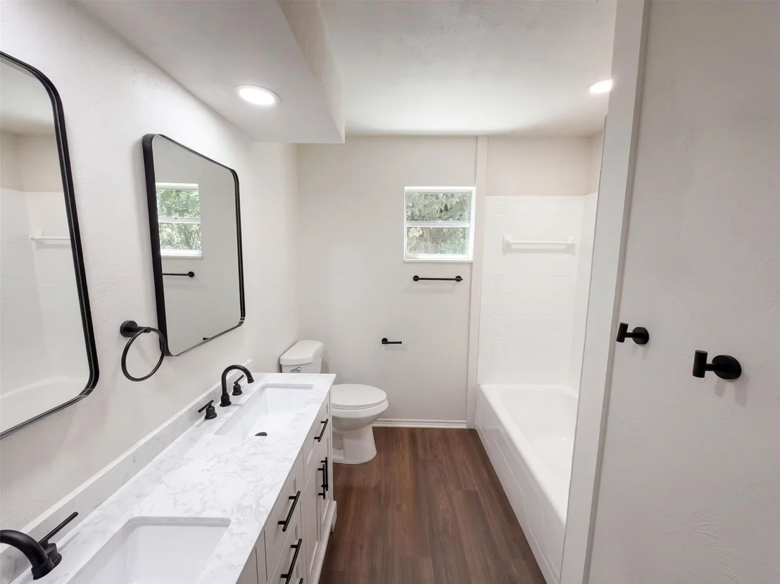 Photo of 1329 Wellington Drive
