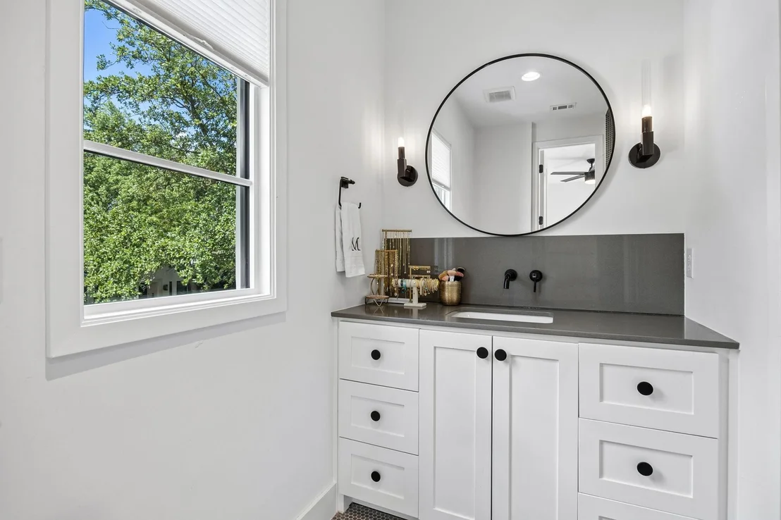 Photo of 4437 Grassmere Lane