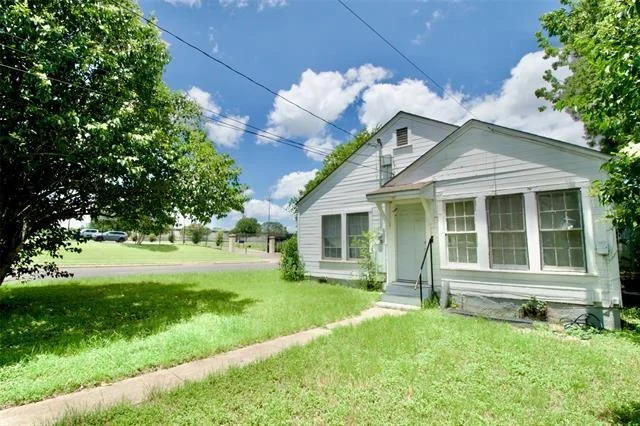 Photo of 2224 Live Oak Avenue