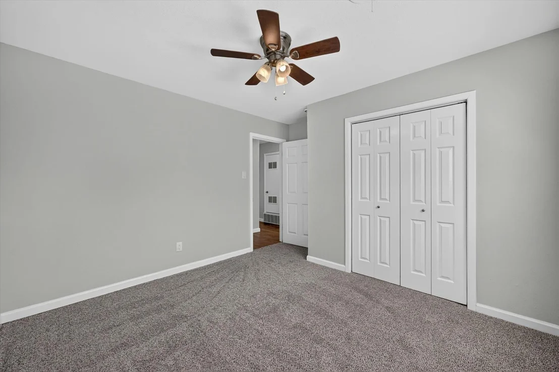 Photo of 154 Hallmark Drive W