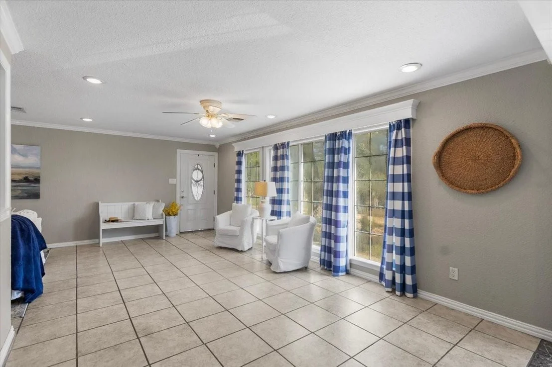 Photo of 1715 Leisure Lane
