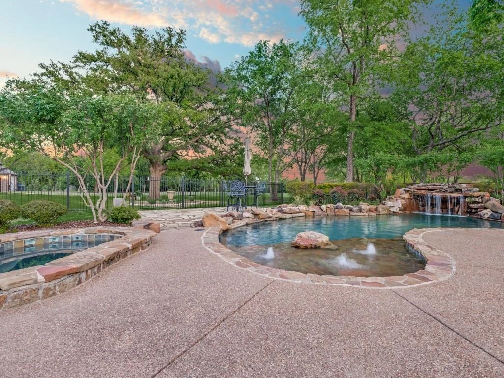 Photo of 701 Regency Court