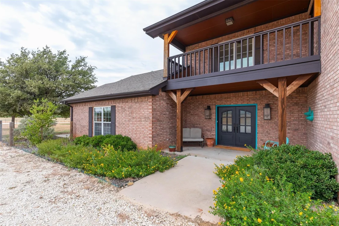 Photo of 582 Clark Road
