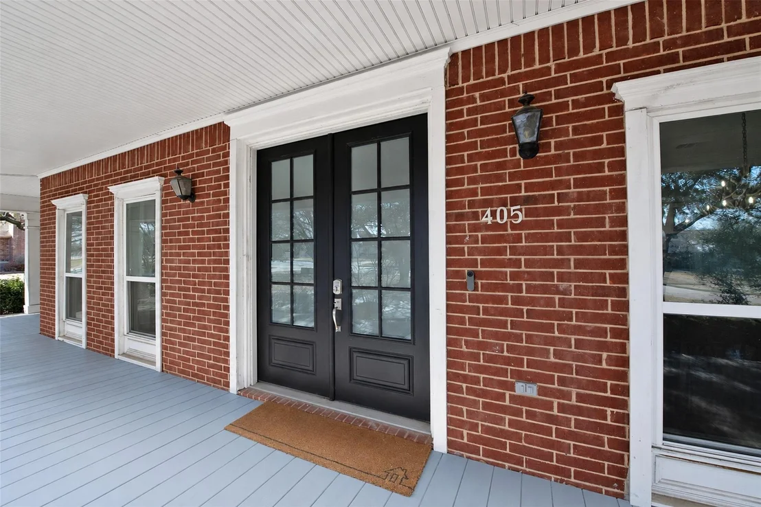 Photo of 405 Chippendale Drive