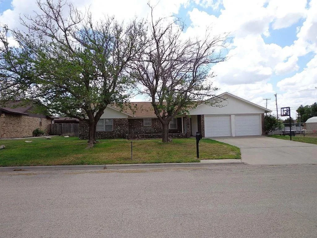 Photo of 4004 Vicky Street