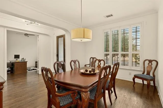 Photo of 1107 Devonshire Drive S