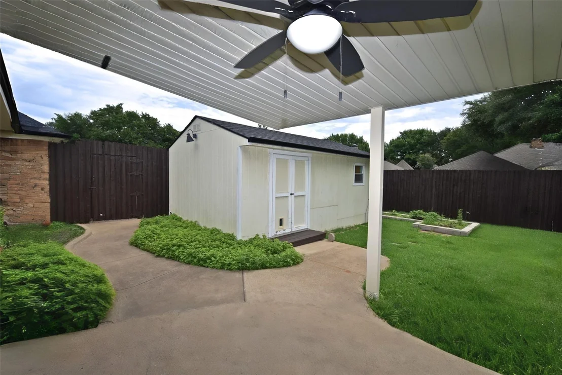 Photo of 2902 Live Oak Drive