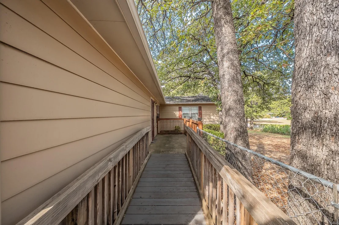 Photo of 1812 Highland Drive E