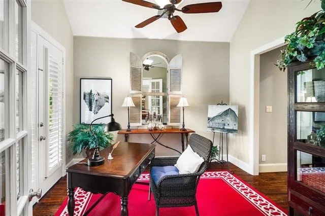 Photo of 901 Crestmoor Drive