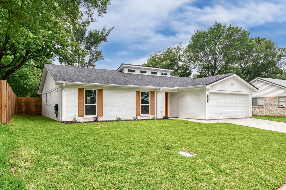 Photo of 314 Sixpence Lane