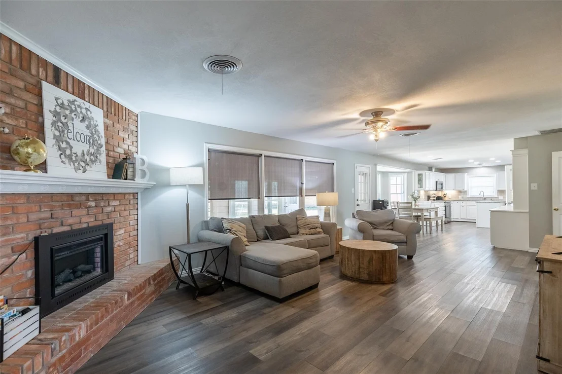 Photo of 1842 Elmwood Drive